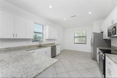 Villa ou maison à louer à Port Charlotte, Floride: 3 chambres, 157.19 m2 № 2112530 - photo 8