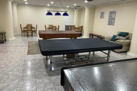 Снять в аренду кондоминиум в Холливуд, Флорида 2 спальни, 115.94м2, № 1863271 - фото 28