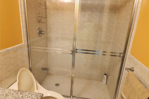 Снять в аренду кондоминиум в Холливуд, Флорида 2 спальни, 115.94м2, № 1863271 - фото 20