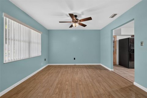 Купить виллу или дом в Юстис, Флорида 9 комнат, 185.99м2, № 2323262 - фото 7