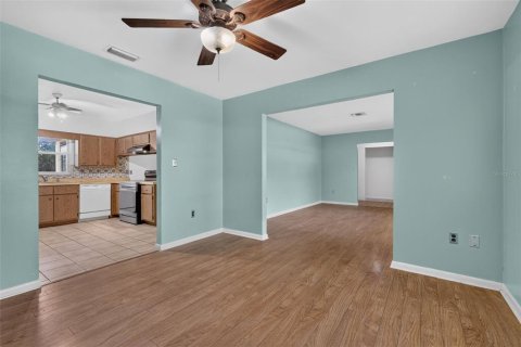 Купить виллу или дом в Юстис, Флорида 9 комнат, 185.99м2, № 2323262 - фото 9