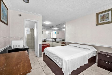 Hotel in Hialeah, Florida № 1959082 - photo 9