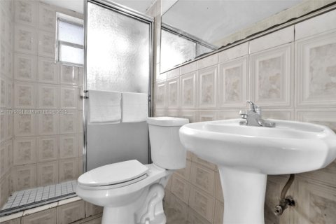 Hotel in Hialeah, Florida № 1959082 - photo 7