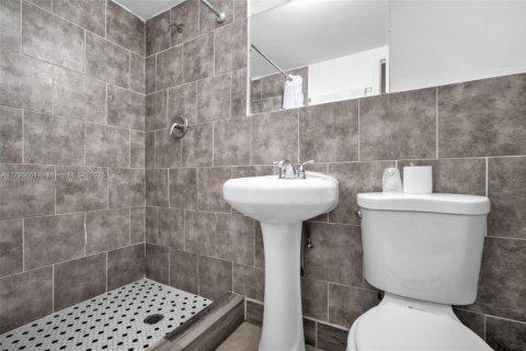 Hotel in Hialeah, Florida № 1959082 - photo 12