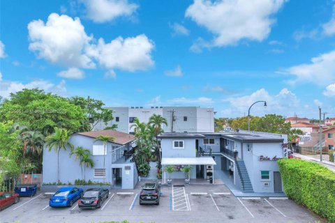 Hotel in Hialeah, Florida № 1959082 - photo 1