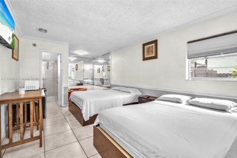 Hotel in Hialeah, Florida № 1959082 - photo 8