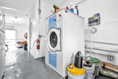 Hotel in Hialeah, Florida № 1959082 - photo 18