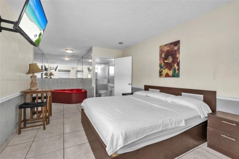 Hotel in Hialeah, Florida № 1959082 - photo 5