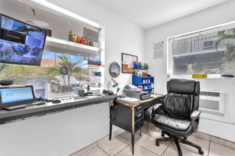 Hotel in Hialeah, Florida № 1959082 - photo 20