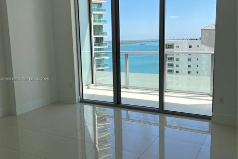 Studio in the Condo in Miami, Florida  № 2077951