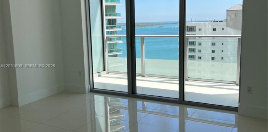 Studio in the Condo in Miami, Florida  № 2077951