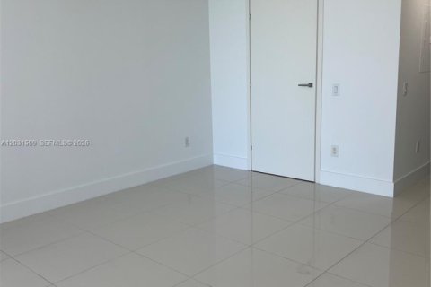 Condo in Miami, Florida  № 2077951 - photo 7