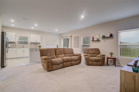 House in Haines City, Florida 3 bedrooms, 120.03 sq.m. № 2231640 - photo 5