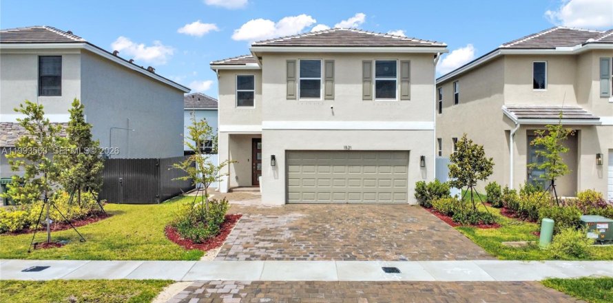 Casa en Homestead, Florida 4 dormitorios, 198.63 m2 № 2055417