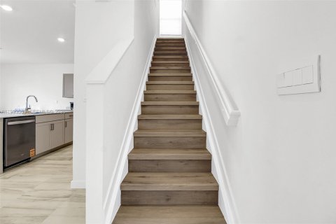 Casa en venta en Homestead, Florida, 4 dormitorios, 198.63 m2 № 2055417 - foto 11