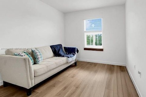 Casa en venta en Homestead, Florida, 4 dormitorios, 198.63 m2 № 2055417 - foto 20