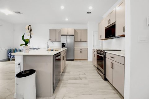 Casa en venta en Homestead, Florida, 4 dormitorios, 198.63 m2 № 2055417 - foto 4