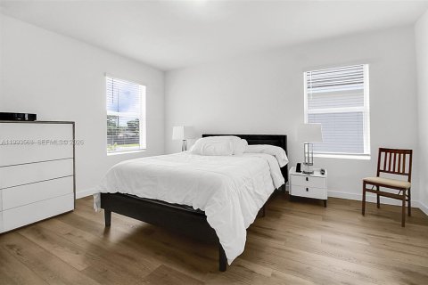 Casa en venta en Homestead, Florida, 4 dormitorios, 198.63 m2 № 2055417 - foto 12