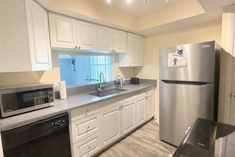 Copropriété à louer à Saint Petersburg, Floride: 1 chambre, 68.28 m2 № 2147955 - photo 8