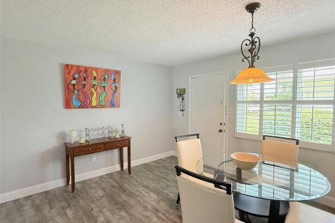 Copropriété à louer à Saint Petersburg, Floride: 1 chambre, 68.28 m2 № 2147955 - photo 4