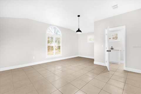 House in Apopka, Florida 4 bedrooms, 157 sq.m. № 1833487 - photo 4