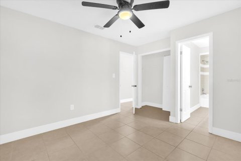 House in Apopka, Florida 4 bedrooms, 157 sq.m. № 1833487 - photo 18