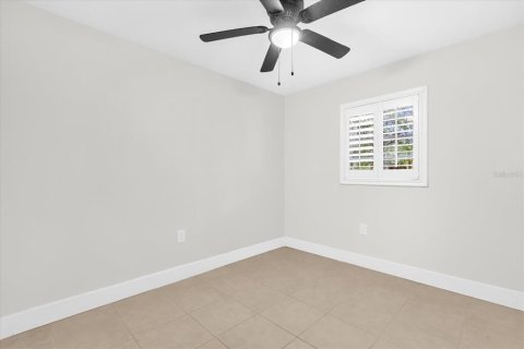 House in Apopka, Florida 4 bedrooms, 157 sq.m. № 1833487 - photo 21