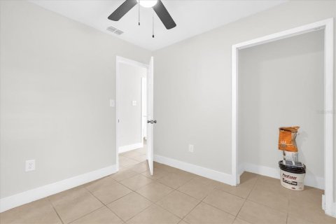 House in Apopka, Florida 4 bedrooms, 157 sq.m. № 1833487 - photo 12