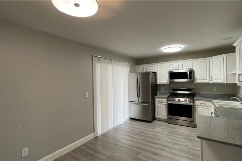Villa ou maison à louer à Davenport, Floride: 4 chambres, 129.69 m2 № 2106674 - photo 3