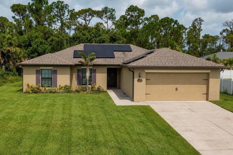 Casa en North Port, Florida 3 dormitorios, 156.08 m2 № 2216333