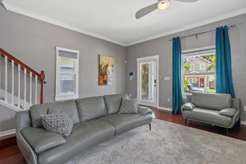 House in Tampa, Florida 2 bedrooms, 130.81 sq.m. № 1781301 - photo 5