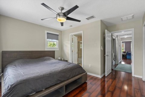 House in Tampa, Florida 2 bedrooms, 130.81 sq.m. № 1781301 - photo 20