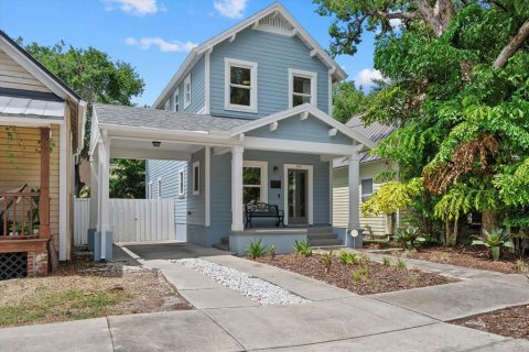 House in Tampa, Florida 2 bedrooms, 130.81 sq.m. № 1781301 - photo 2