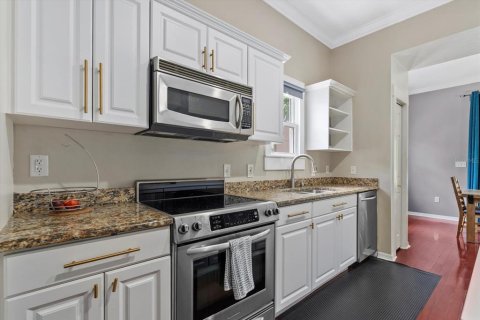 House in Tampa, Florida 2 bedrooms, 130.81 sq.m. № 1781301 - photo 8