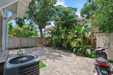 House in Tampa, Florida 2 bedrooms, 130.81 sq.m. № 1781301 - photo 29