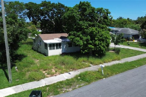 House in Delray Beach, Florida 1 bedroom, 57.97 sq.m. № 2094897