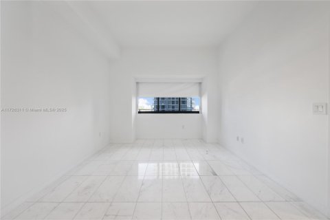 Copropriété à vendre à Miami, Floride: 2 chambres, 110.18 m2 № 1703067 - photo 12