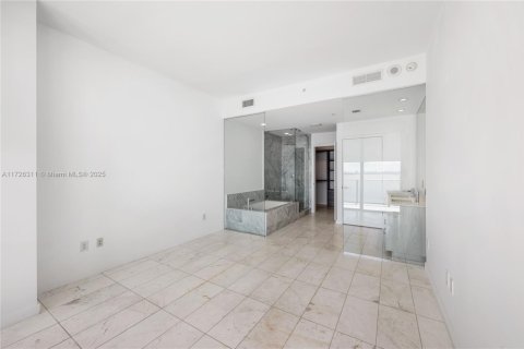 Copropriété à vendre à Miami, Floride: 2 chambres, 110.18 m2 № 1703067 - photo 16