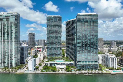 Copropriété à vendre à Miami, Floride: 2 chambres, 110.18 m2 № 1703067 - photo 20