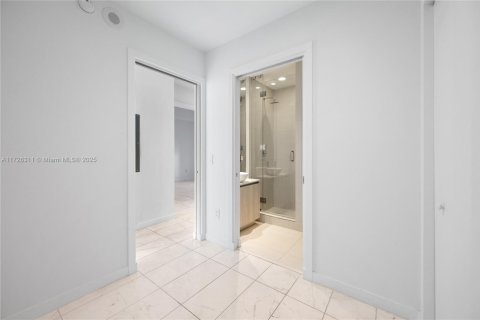 Copropriété à vendre à Miami, Floride: 2 chambres, 110.18 m2 № 1703067 - photo 23
