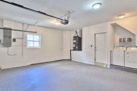 House in Pembroke Pines, Florida 3 bedrooms № 1891432 - photo 25