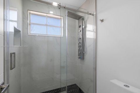 House in Pembroke Pines, Florida 3 bedrooms № 1891432 - photo 22