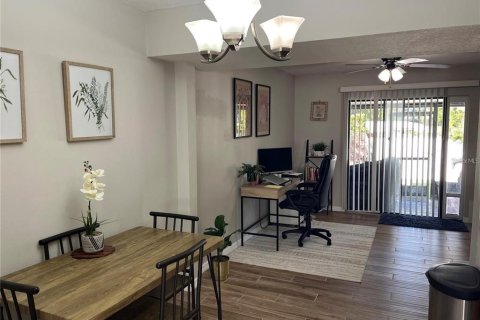 Touwnhouse à vendre à Tampa, Floride: 2 chambres, 104.05 m2 № 2419155 - photo 6
