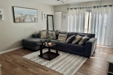 Touwnhouse à vendre à Tampa, Floride: 2 chambres, 104.05 m2 № 2419155 - photo 3