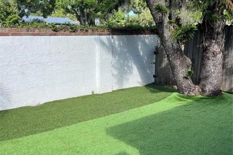 Touwnhouse à vendre à Tampa, Floride: 2 chambres, 104.05 m2 № 2419155 - photo 13