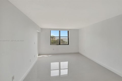 Condominio en alquiler en Miami, Florida, 2 dormitorios, 163.51 m2 № 2066120 - foto 19