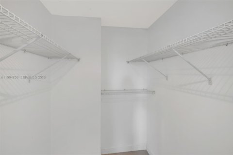 Condominio en alquiler en Miami, Florida, 2 dormitorios, 163.51 m2 № 2066120 - foto 27