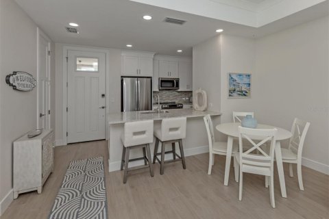Condo in Venice, Florida, 2 bedrooms № 2105889 - photo 13