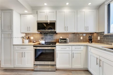 Condo in Jupiter, Florida, 2 bedrooms  № 1796253 - photo 9