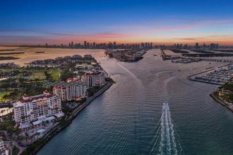 Condo in Miami Beach, Florida, 3 bedrooms  № 1811275 - photo 24